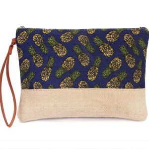 ✨ Pineapple wristlet bag 🍍